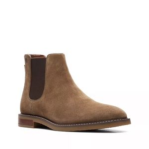NWT, Chelsea boot, 8.5 brown suede